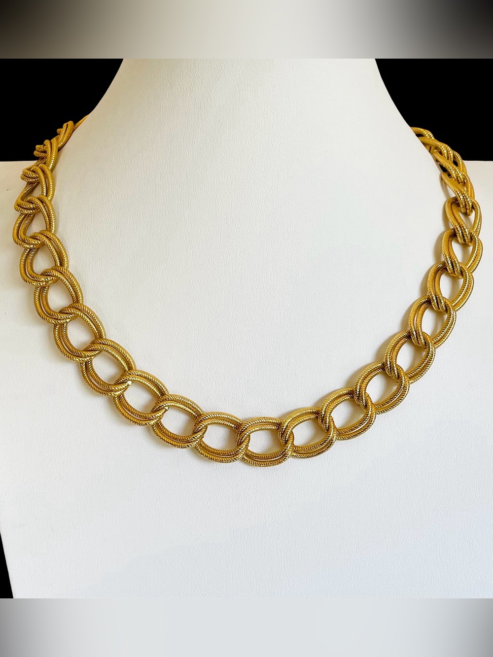 Vintage Chunky Goldtone Link Necklace
